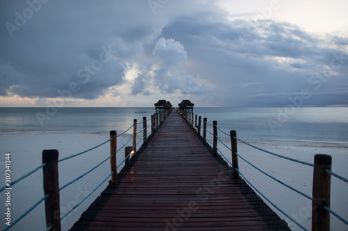 pontile sul mare