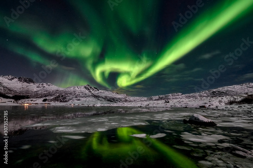 The northern lights, Norway, the Lofoten islands around the town of Nussfiord © janmiko