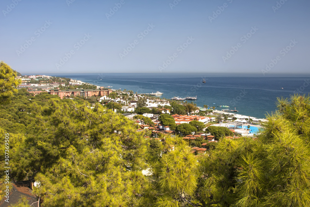 Obraz premium view of the city from the mountain