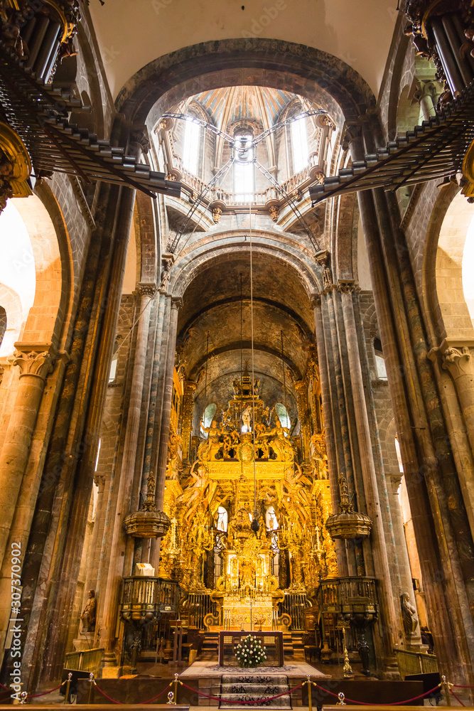 スペイン　サンティアゴ・デ・コンポステーラの大聖堂内部