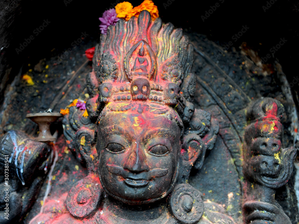 Statue Nepalaise