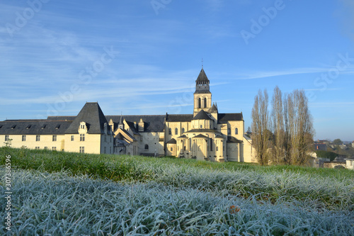 Abbaye de fontevraud un matin de gel photo