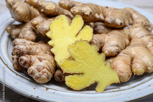 Fresh gember roots used for cooking and medicine