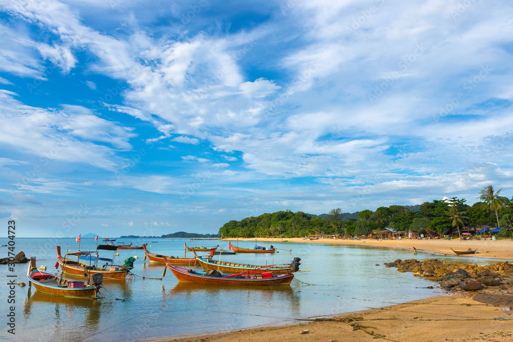 Fischerboote auf Ko Lanta, Thailand