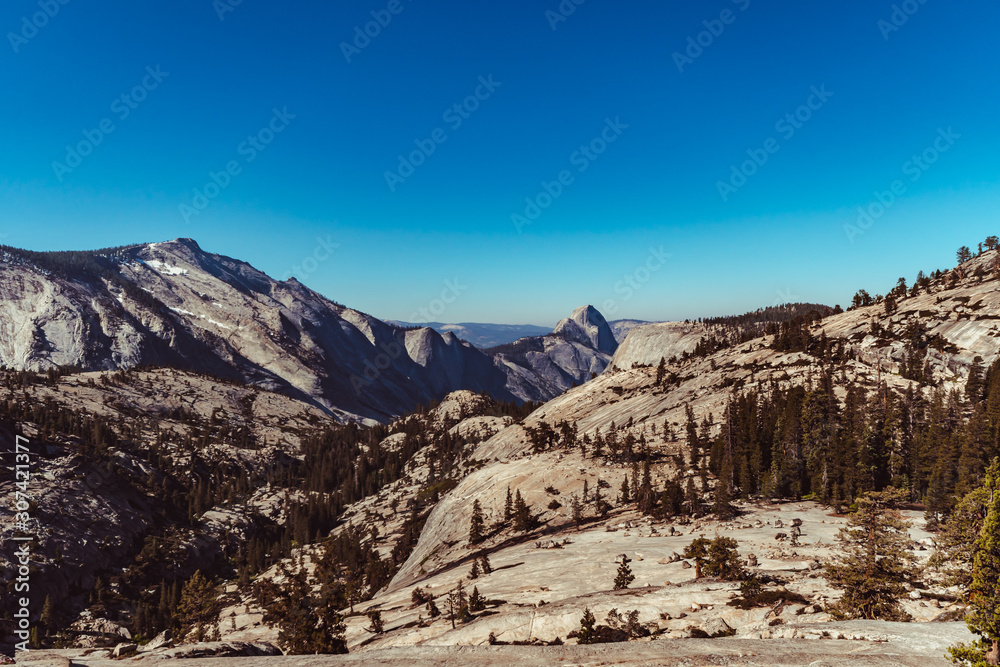 Overview on Yosemite National Park from Olmsted Point