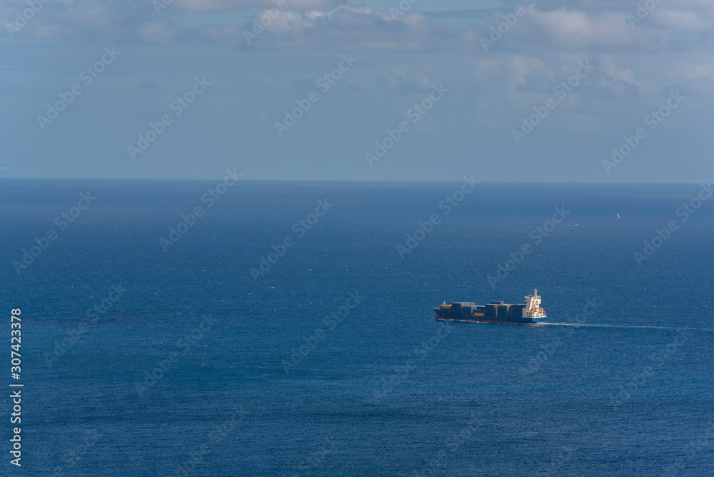 Barco de transporte de mercancías.