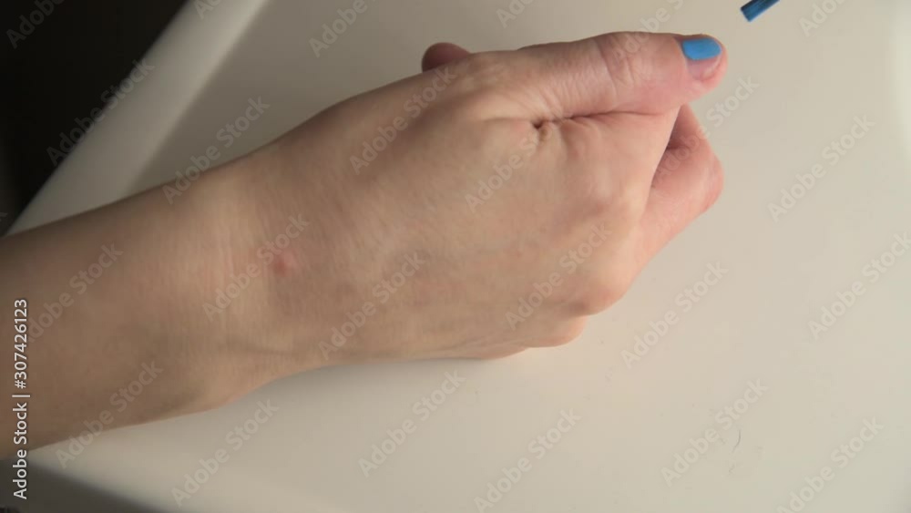 Woman Paints Thumbnail 60fps Woman Paints Thumbnail 60fps