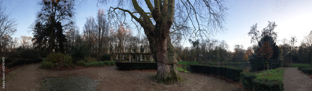 Kurpark am Solbad Raffelberg in Mülheim an der Ruhr (Speldorf) - Panorama