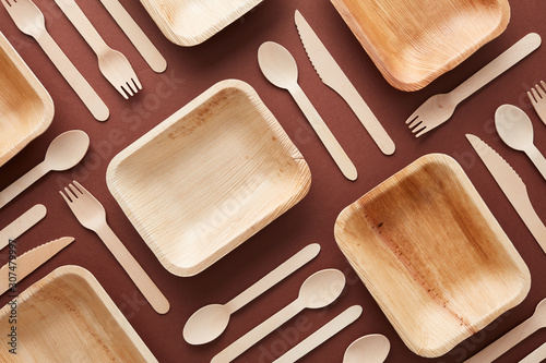 Composition of wooden dishes and cutlery