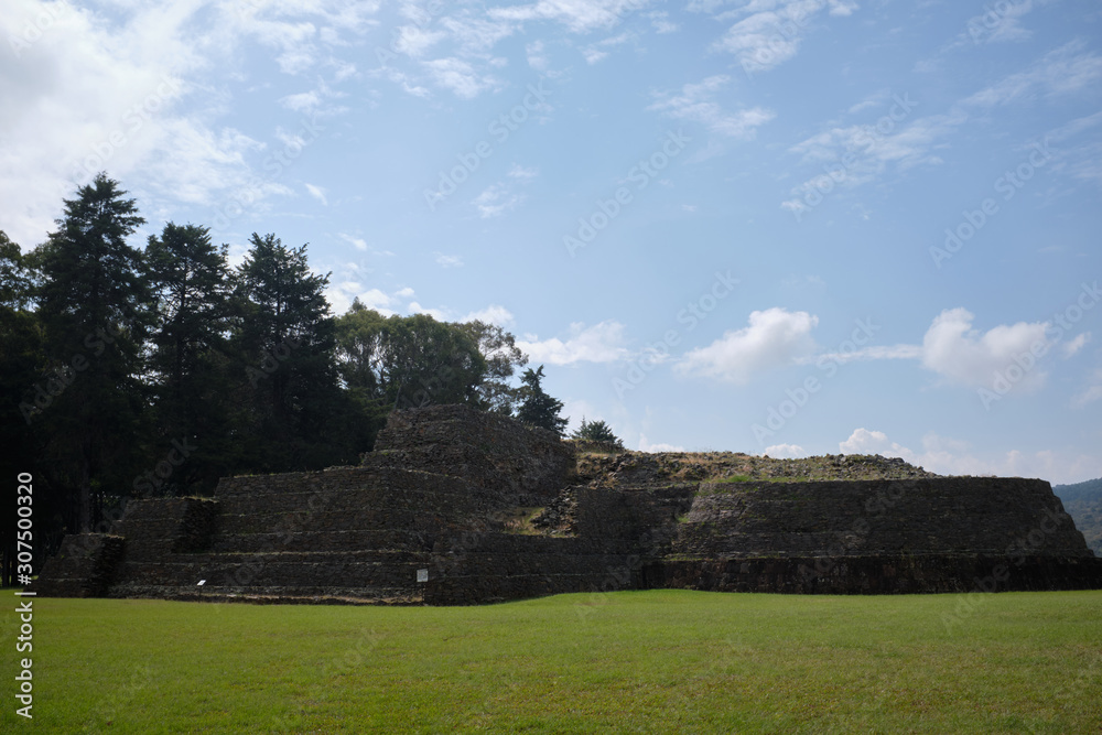 Zona arqueológica de Tzintzunzan en Michoacan.