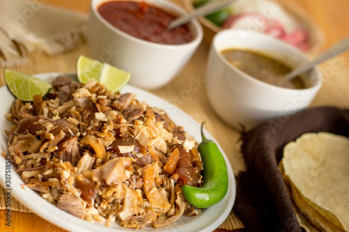 tacos de carnitas de puerco