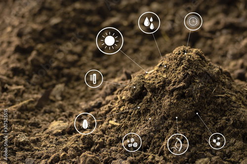 Behang Dung or manure with technology icons about decomposition become soil around