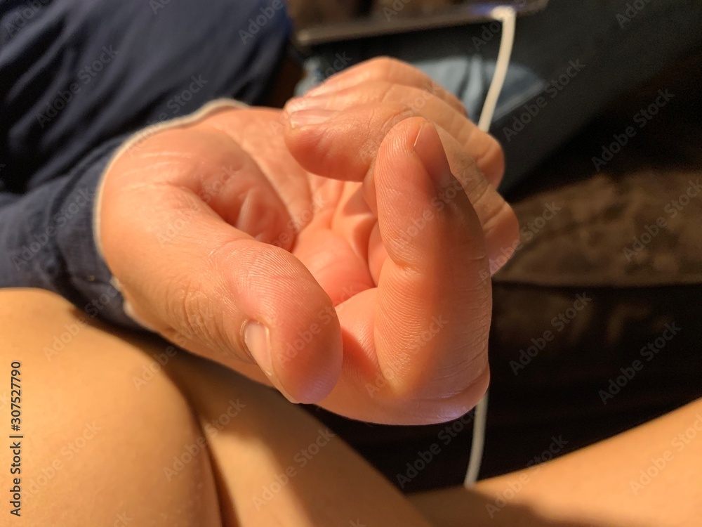 hand hand