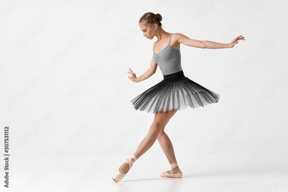 Fototapeta tancerka baletowa na próbie