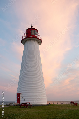 Point prim lighthouse
