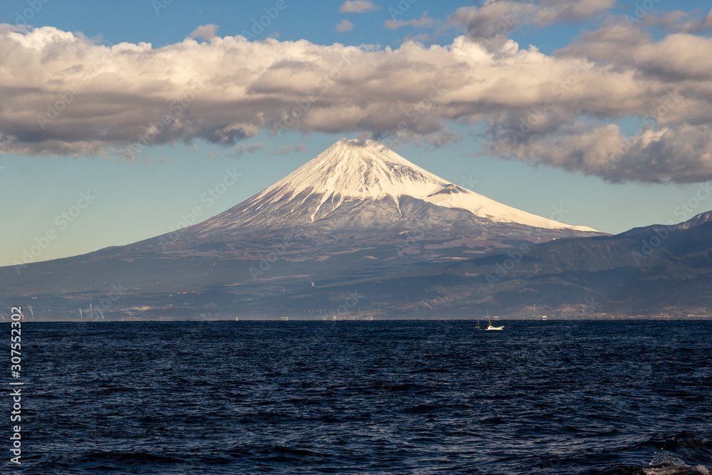 大瀬崎から駿河湾越しの富士山