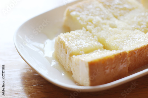Popping bread with sweetened condensed milk