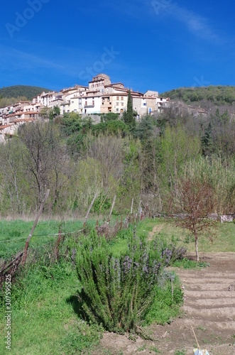 village perché du moyen âge de cattlar dans les pyrénées orientales