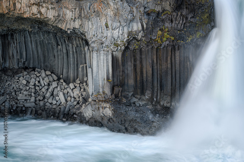 Aldeyjarfoss waterfall photo