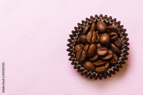 Coffee beans in cupcake © Studio Loki