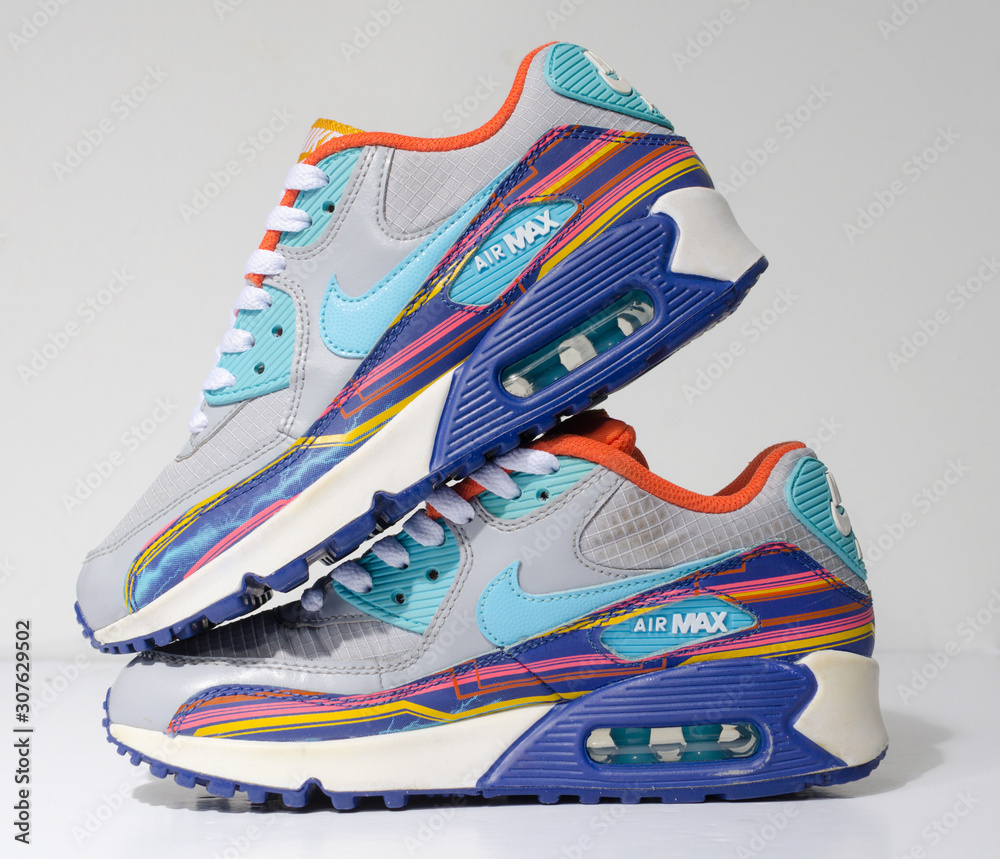 Disco horizon slachtoffers london, englabnd, 05/08/2018 Nike Air Max 90 Grey Clearwater Gold LIMITED  EDITION. Nike air max retro classic sneaker trainers. Nike sport and street  wear fashionable athletic apparel. Isolated nikes. Stock Photo | Adobe Stock