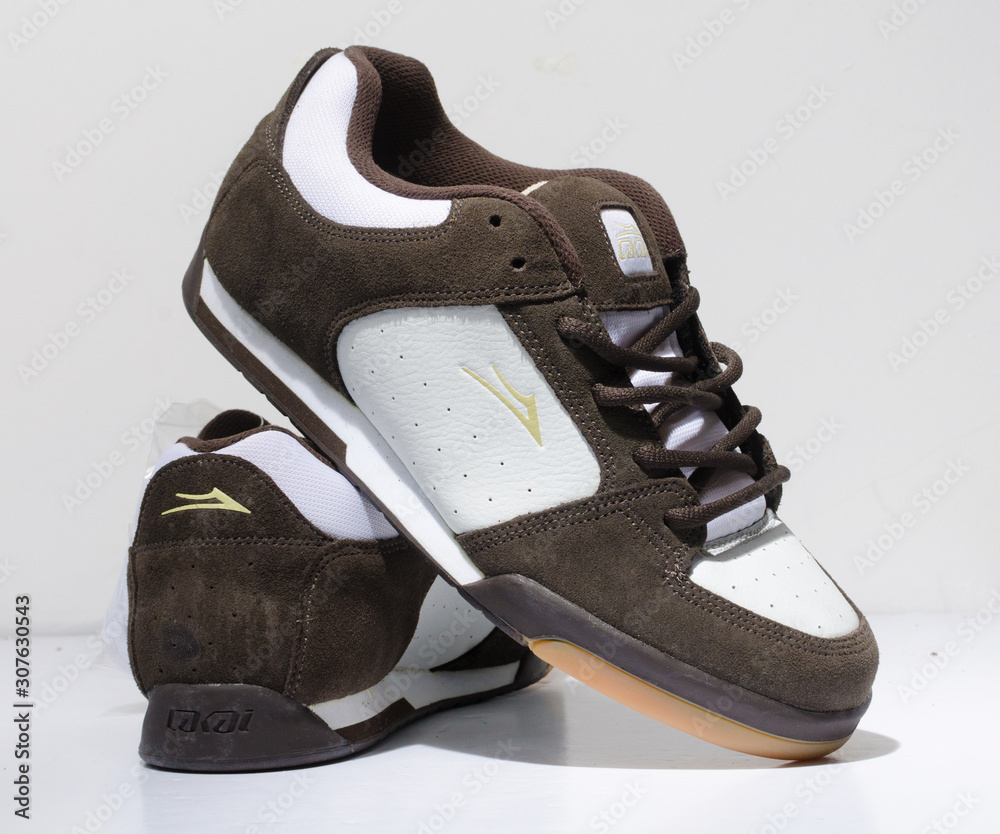 Lakai howard sales