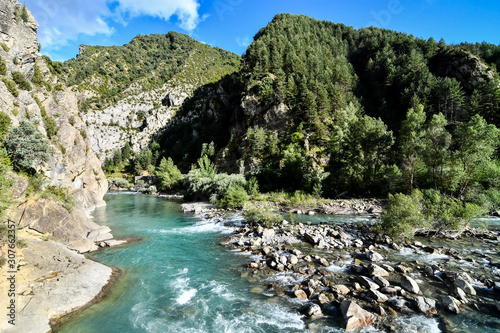 Konstfotografi river in mountains, photo as a background , in janovas fiscal sobrarbe , huesca
