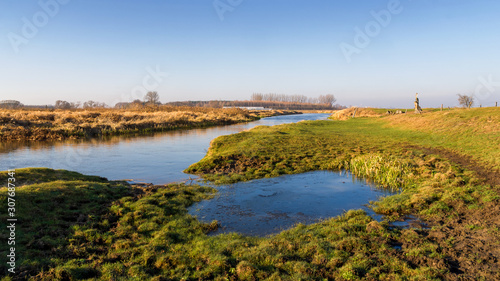 Rzeka Narew w okolicy Sura  a  Narwia  ski Park Narodowy  Dolina Narwi  Sura    Podlasie  Polska