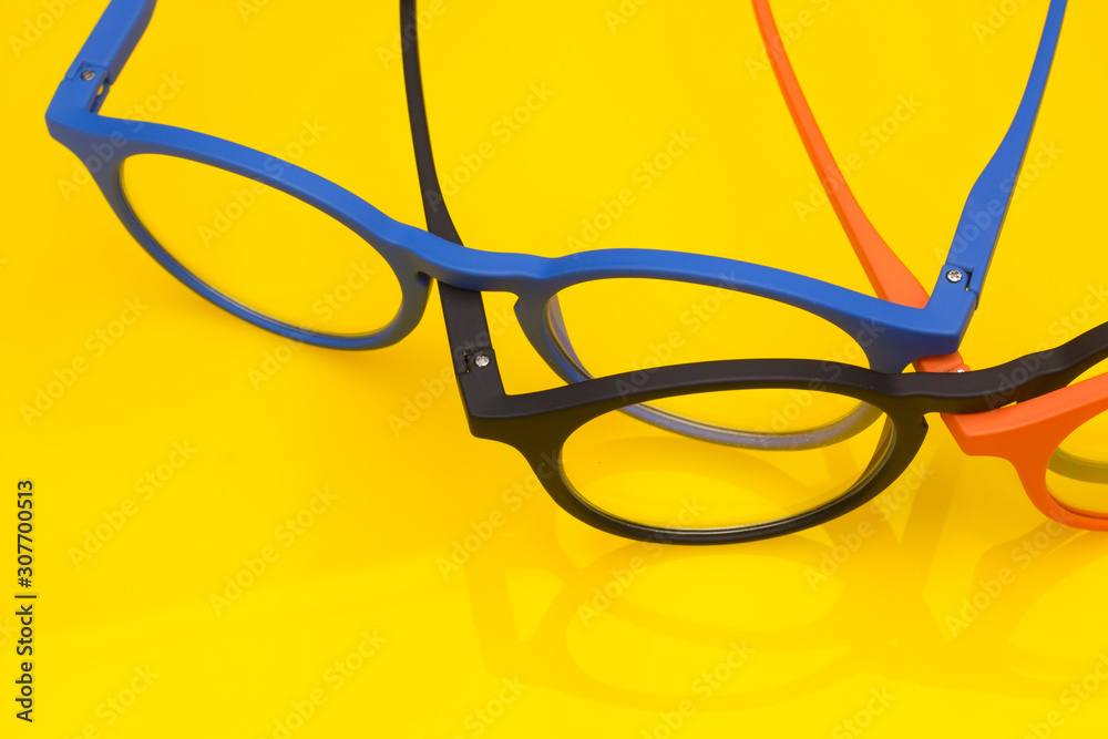Gafas para regalar; regalar salud a los seres queridos; lentes con cristales  graduados que nos facilitan la lectura y la visión en general Stock Photo |  Adobe Stock