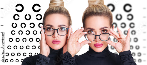 Принти на полотні Woman takes off glasses and eye chart become blurred and then clear