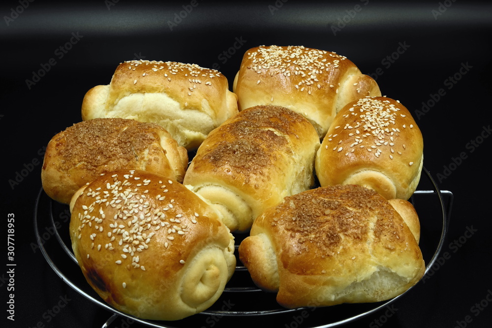 hot cross buns with sesame seeds