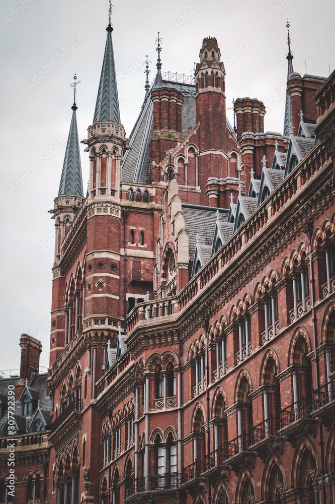 Obraz premium luxurious hotel in London