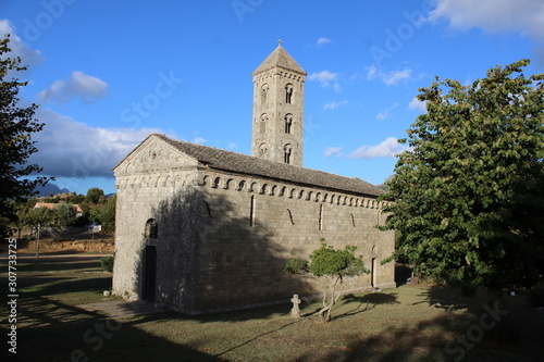 Clocher et église en Corse du Sud