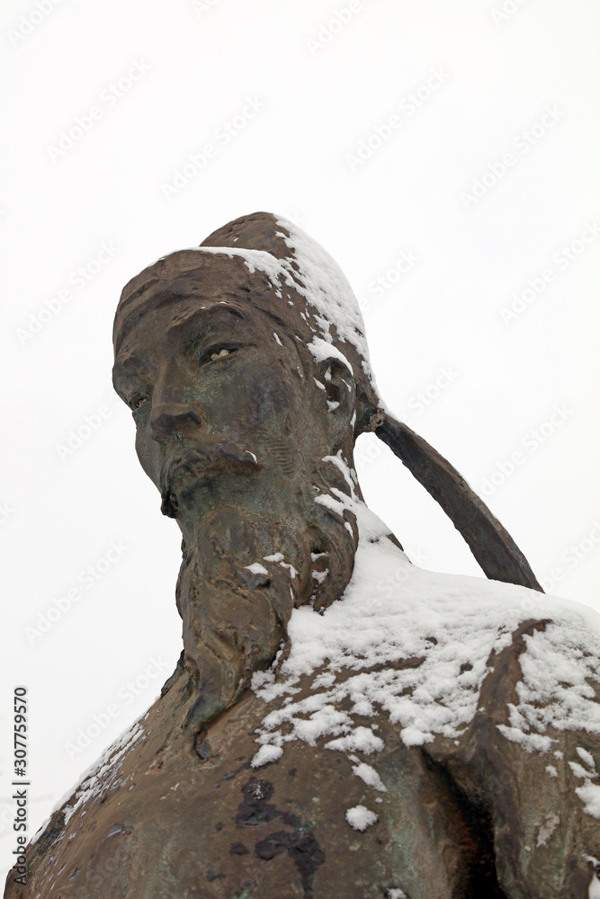 Obraz premium Ancient Chinese Confucian sculptures in the park, Tangshan City, Hebei, China