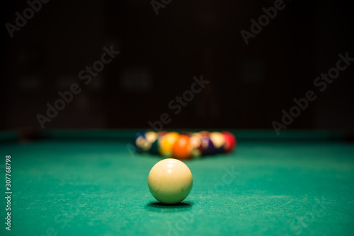 Valokuva Billiards table with balls and cue ball set up for break