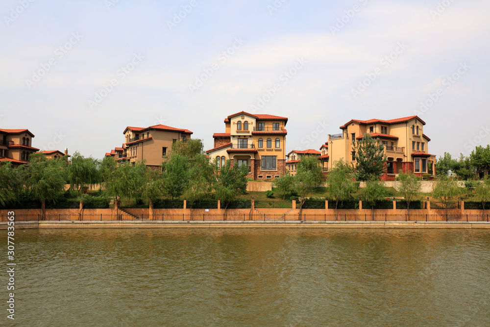 Obraz premium Waterfront Villa Scenery