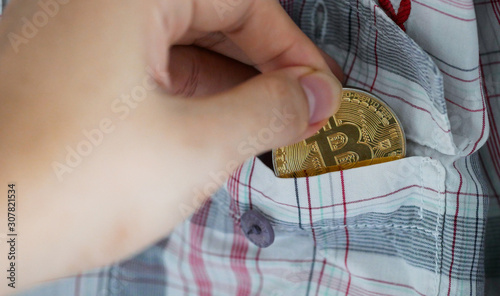 pick bitcoin from pocket