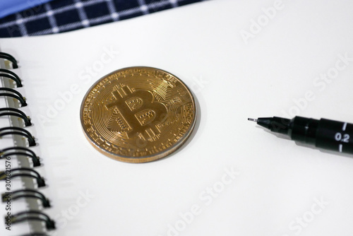 bitcoin with note