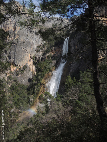 The waterfall of La Osera with its 130 meters is the highest in Andalusia. It is located on the Aguascebas Chico River  within the Natural Park of the Sierra de Cazorla  Segura and Las Villas  Ja  n.