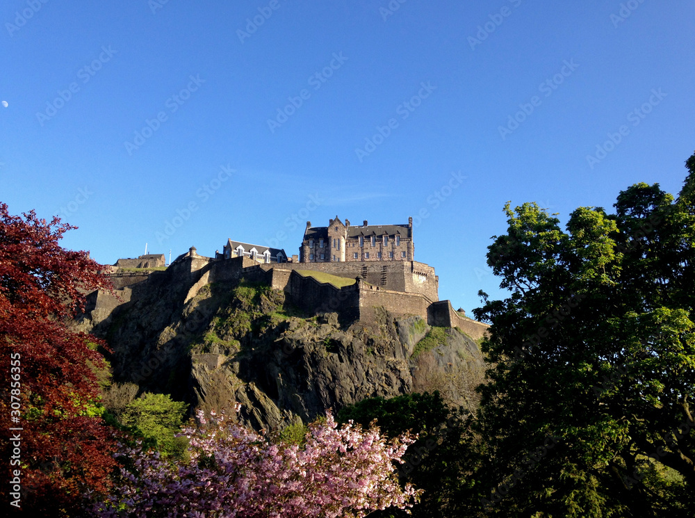 The Edinburgh Castle on a clear day