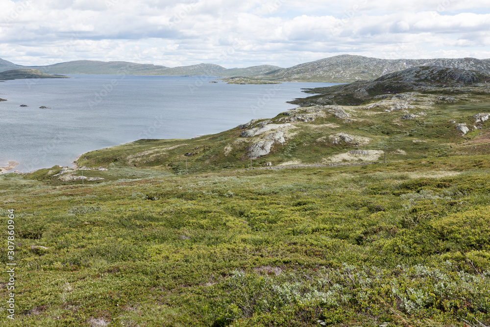 Vinstri, See und Landschaft im Jotunheimen-Nationalpark, Norwegen Vinstri, See und Landschaft im Jotunheimen-Nationalpark, Norwegen