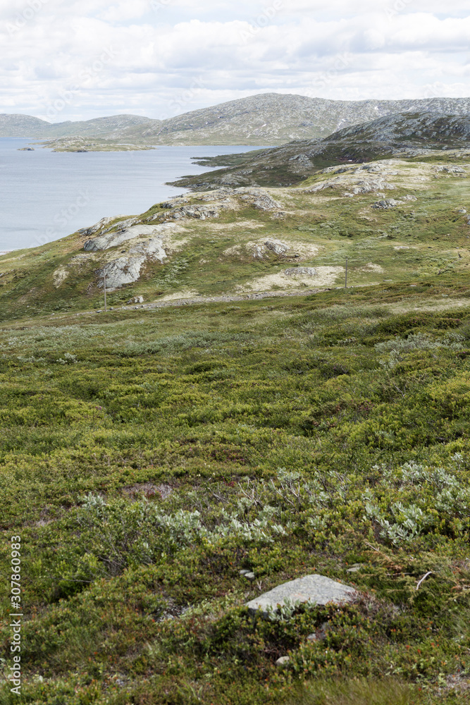 Vinstri, See und Landschaft im Jotunheimen-Nationalpark, Norwegen Vinstri, See und Landschaft im Jotunheimen-Nationalpark, Norwegen