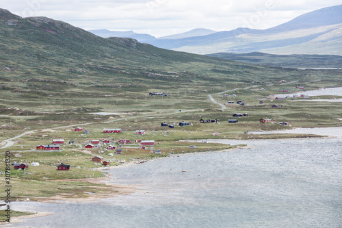 Hütten am Nordwestufer des Vinstri, See in Fylke, Oppland, Norwegen, Jotunheimen-Nationalpark photo