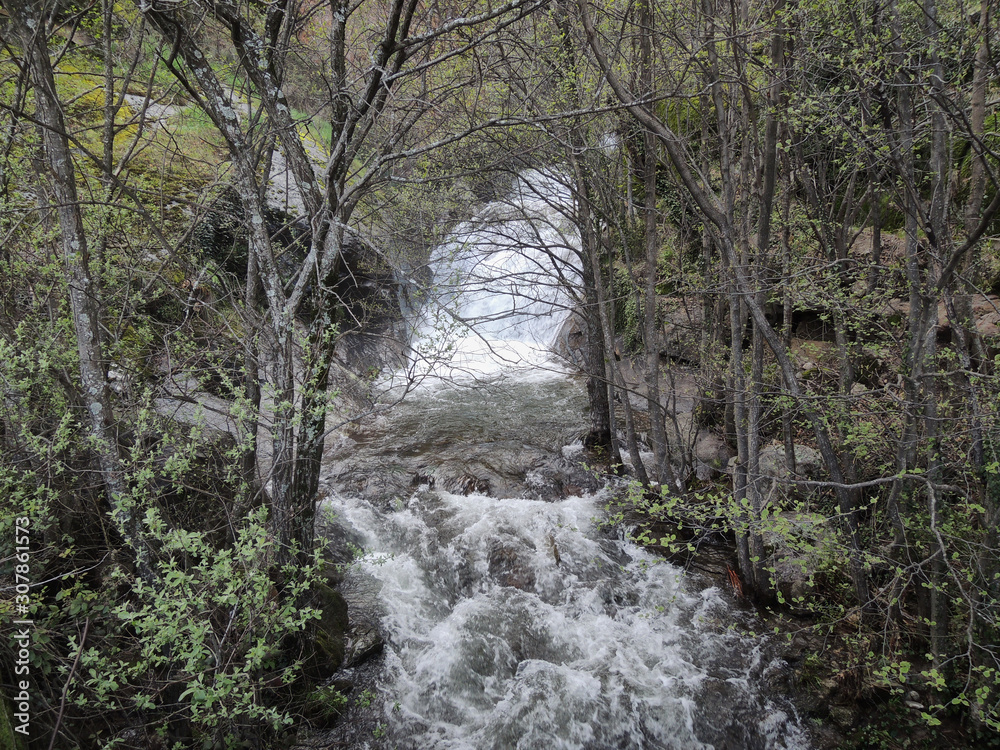 The Gorge of the Nogaledas in the Jerte Valley. Natural Park of the Sierra de Gredos. Cáceres Province. Estremadura. Spain The Gorge of the Nogaledas in the Jerte Valley. Natural Park of the Sierra de Gredos. Cáceres Province. Estremadura. Spain