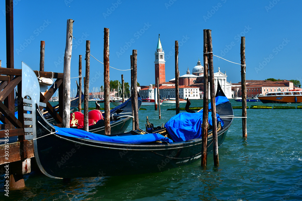 Fototapeta premium gondolas in venice