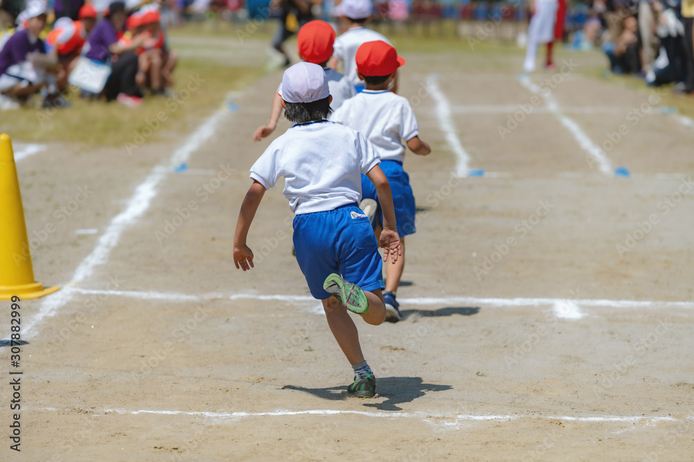 Fototapeta premium 運動会 かけっこ風景