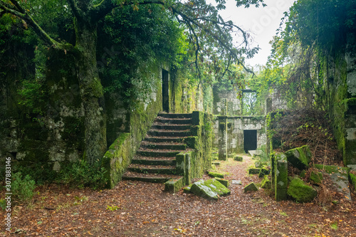 Mystische Villa, ein Lost Place in Galicien