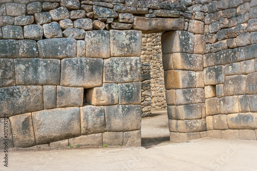 Fototapeta Naklejka Na Ścianę i Meble -  Machu Picchu, Peru - Archway in Machu Picchu