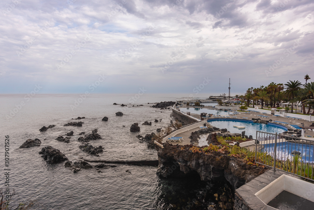 Costa de Puerto de la Cruz y Lagos Martianez (Tenerife, Islas Canarias - España).