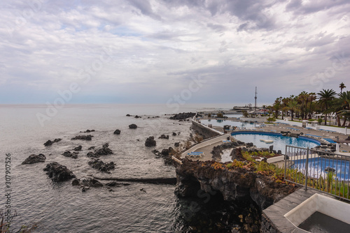 Costa de Puerto de la Cruz y Lagos Martianez (Tenerife, Islas Canarias - España).